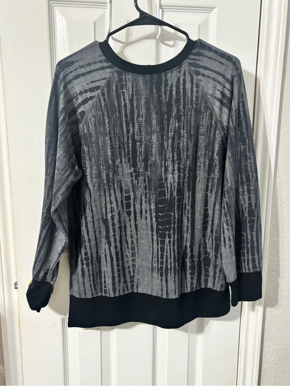 Nally & Millie Black and Gray Patterned Crew Neck Sweater